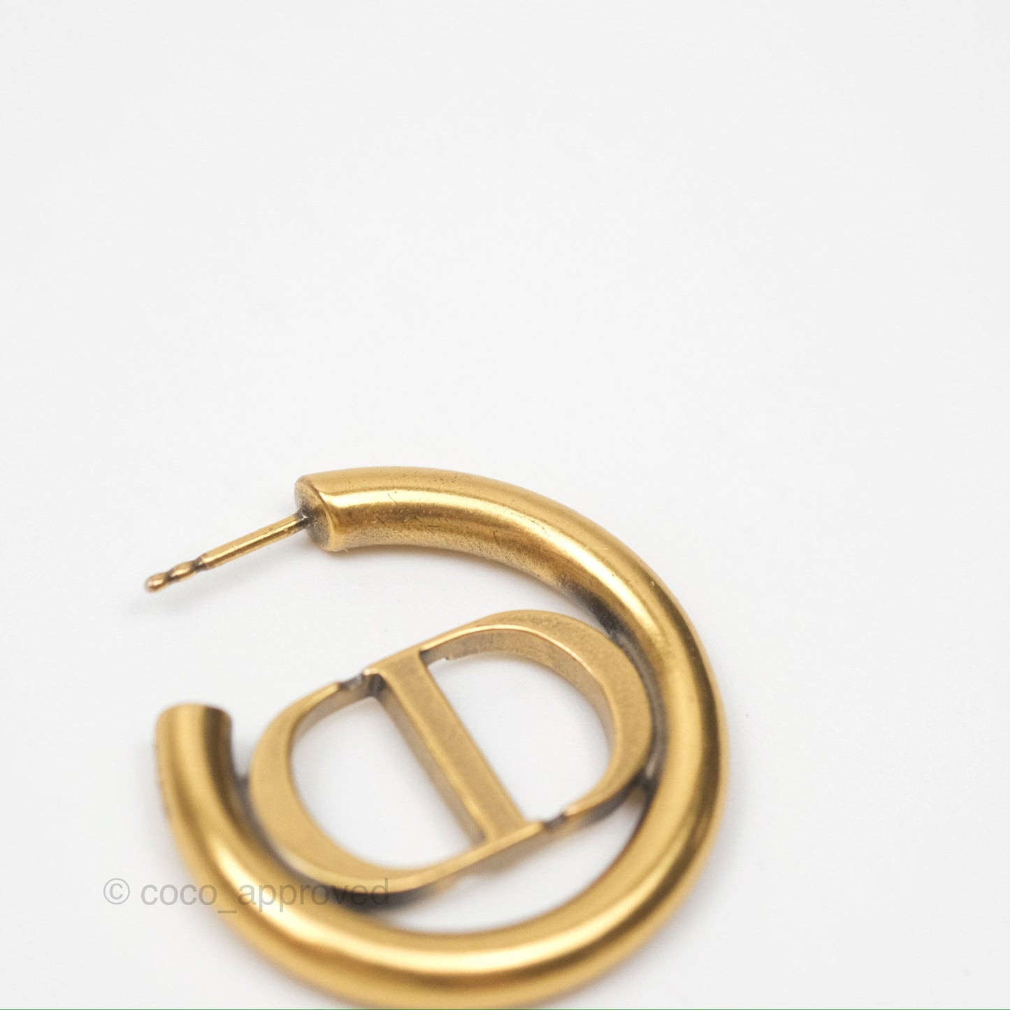 Christian Dior 30 Montaigne Hoop Earrings Gold Tone