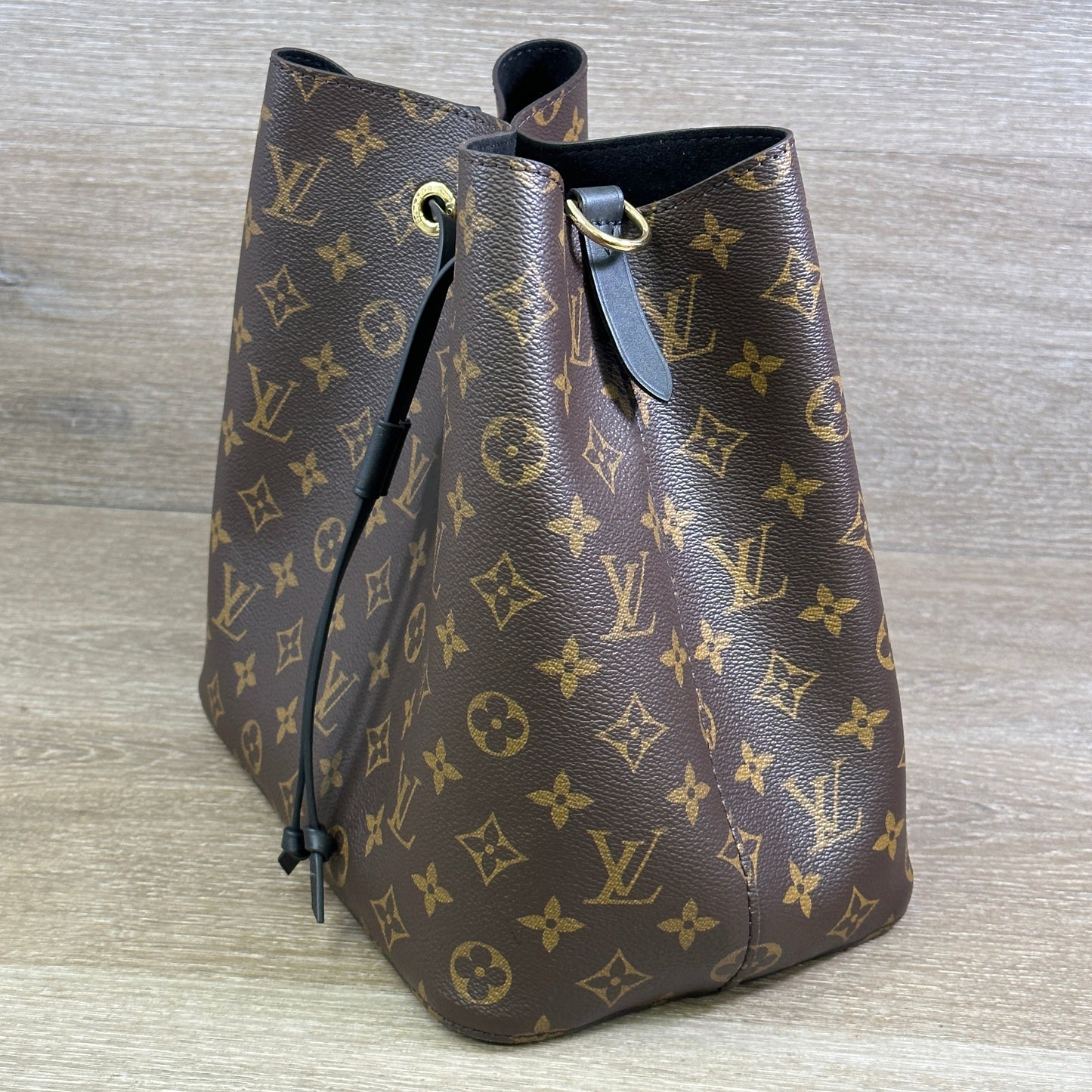 Louis Vuitton NÃ©oNoÃ© MM Monogram Black