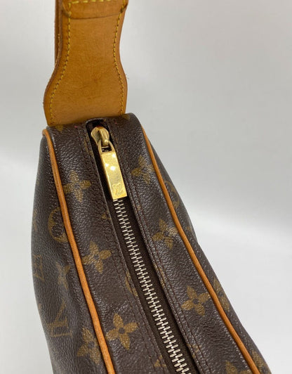 Louis Vuitton Croissant MM