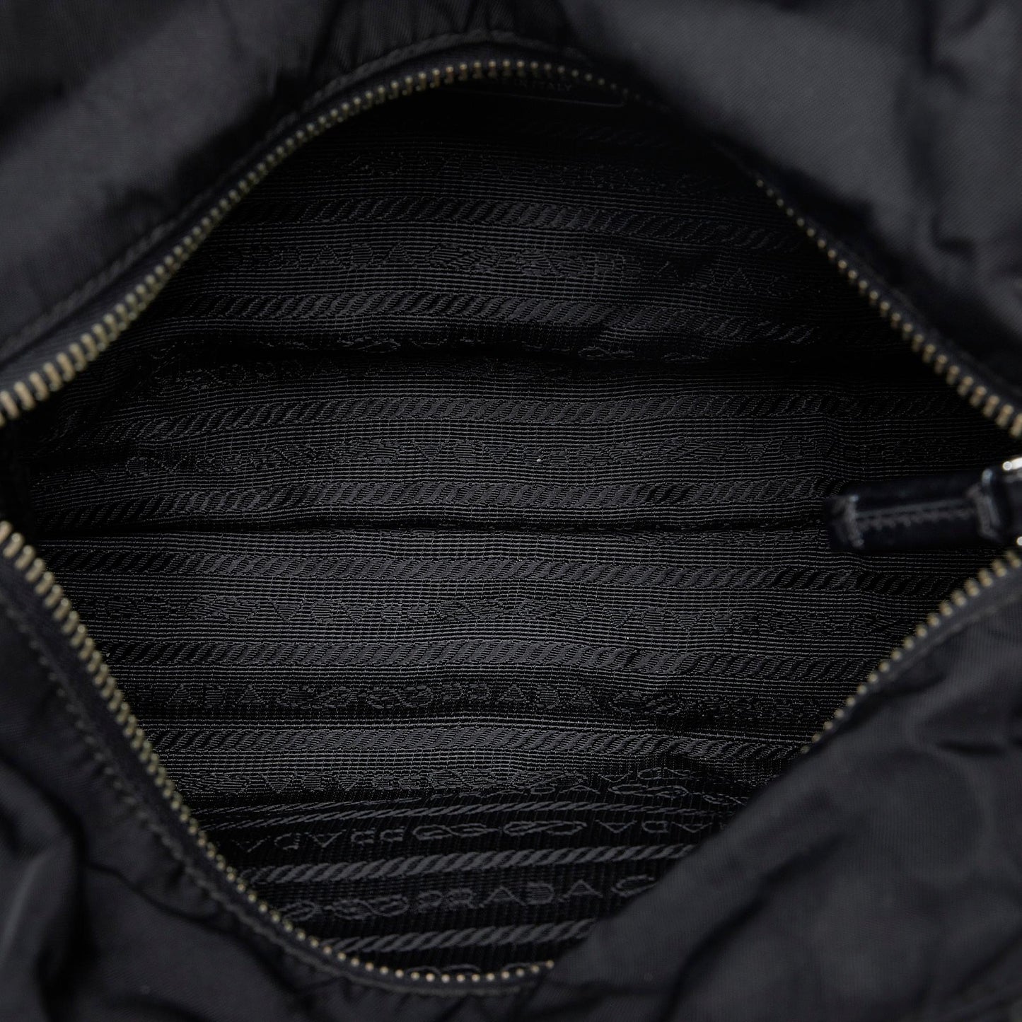 Prada Canapa Logo Tessuto Satchel (SHG-jEruea)