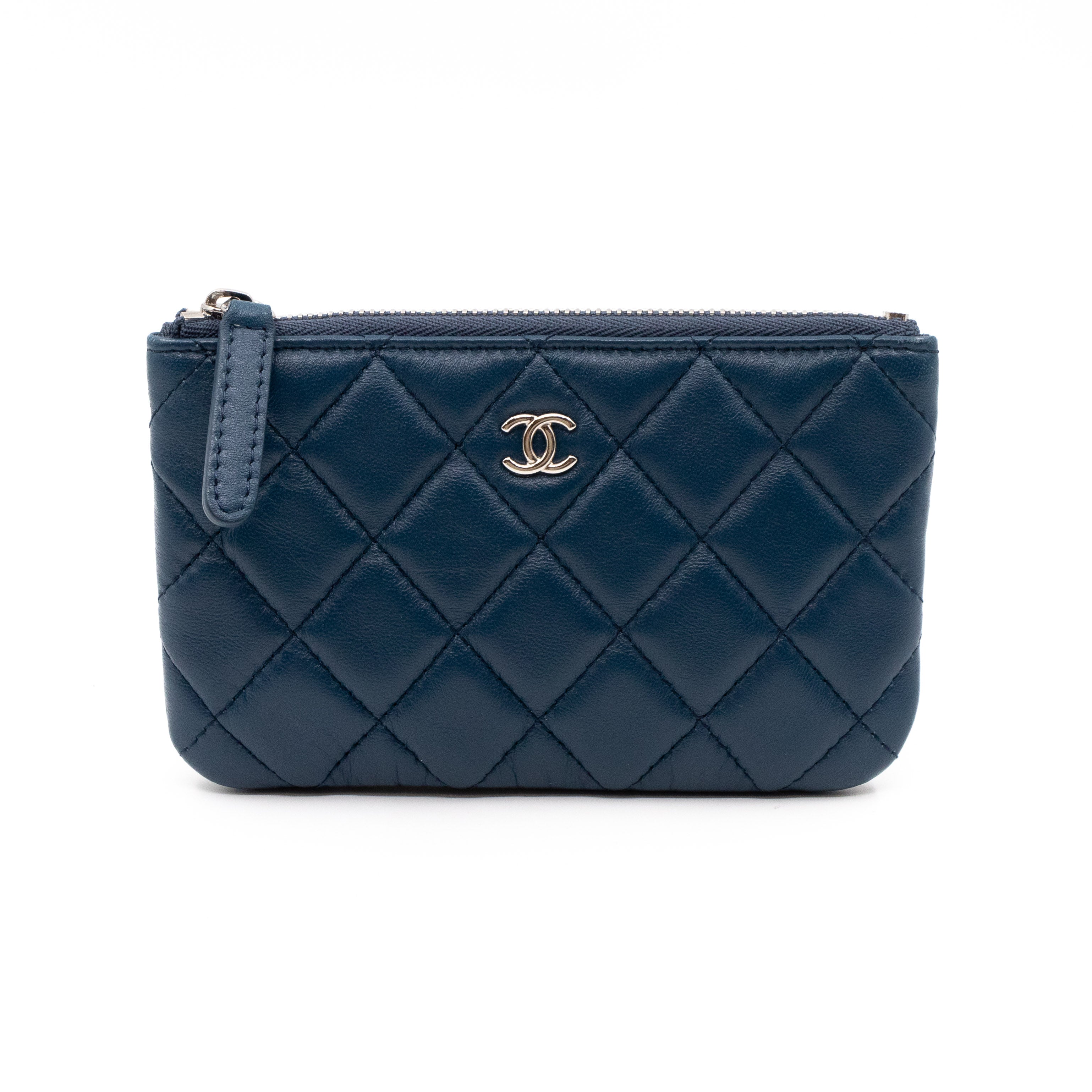 【CHANEL】シャネルミニ ケースポーチ★mini o case pouch CHANEL Mini O Case Pouch in 22B Grey k Caviar | Dearluxe
