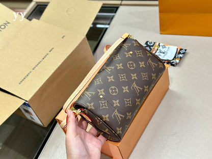 Franco Shops - Louis Vuittons  - 14990