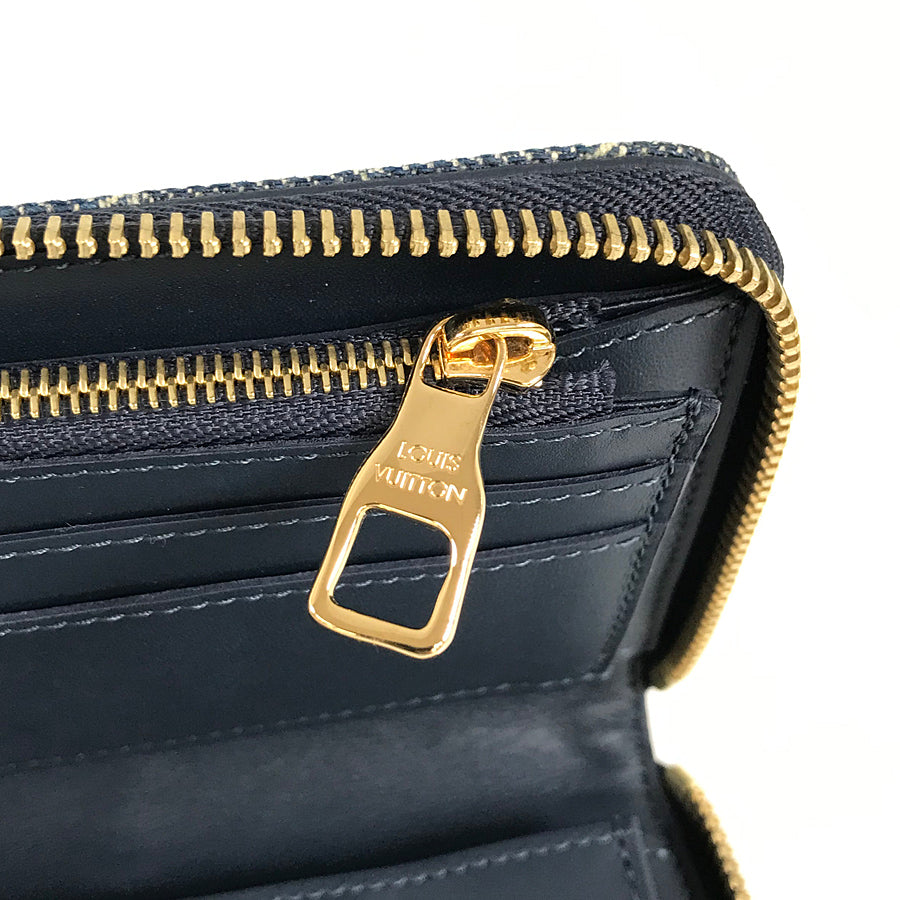 LOUIS VUITTON M81107 Long wallet Round zipper